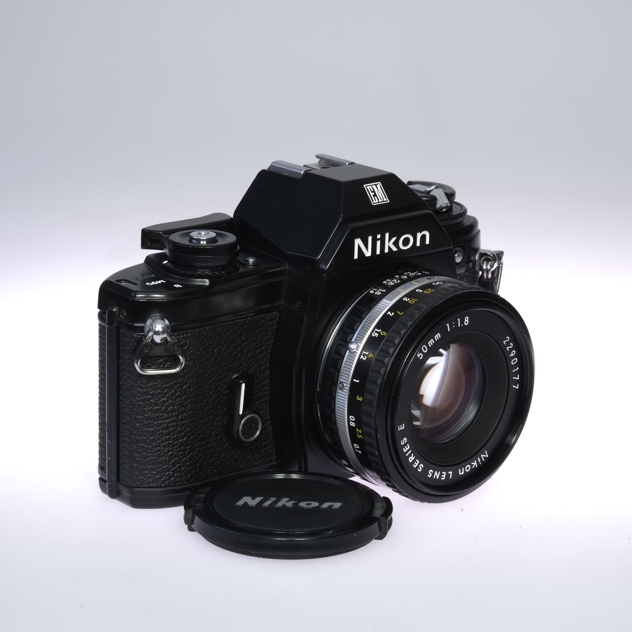 Nikon EM + 1.8/50mm