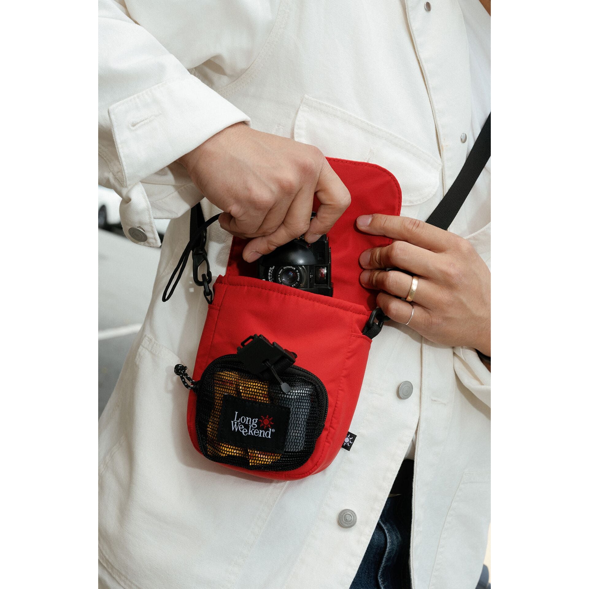 Long Weekend Crossbody Camera Pouch Red