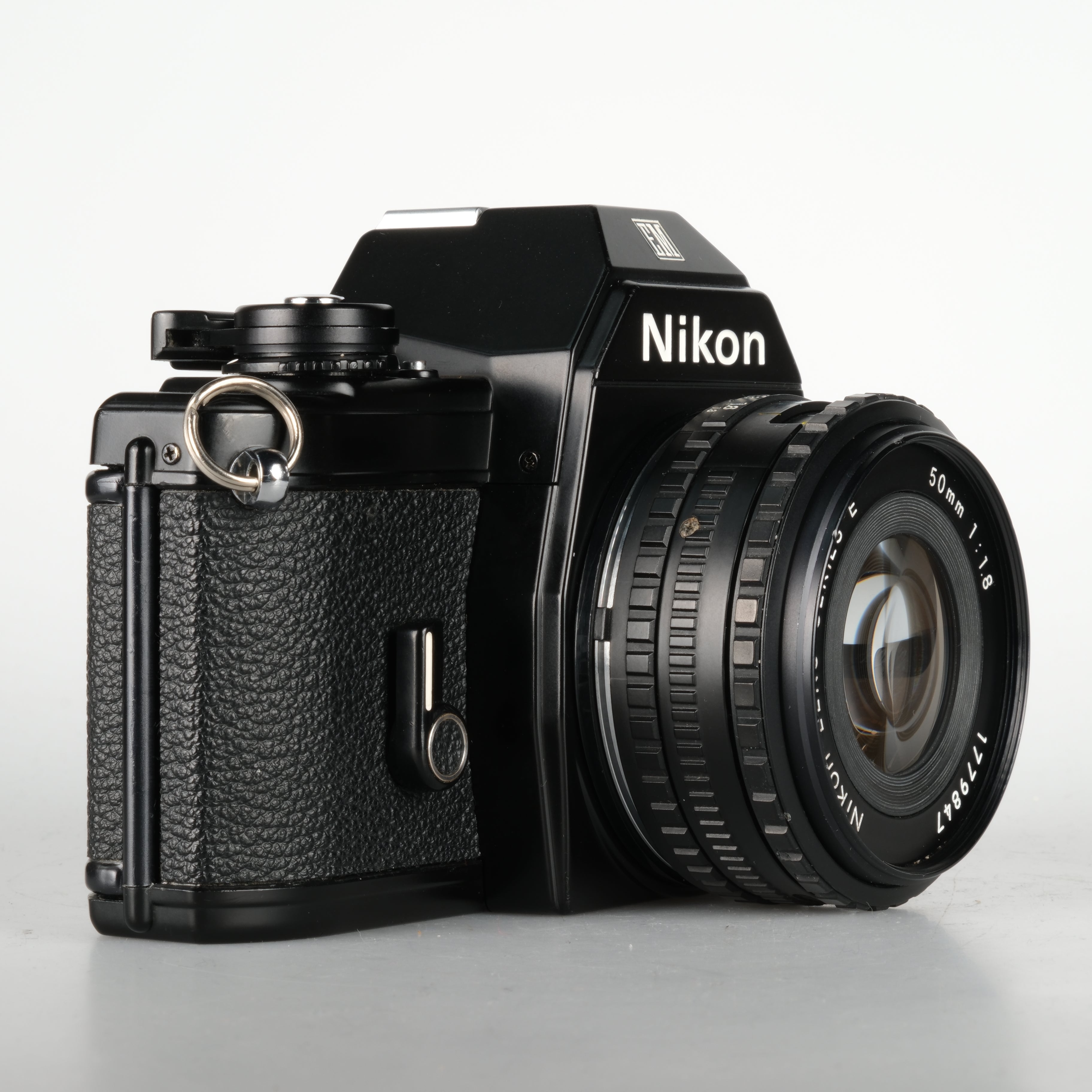 Nikon EM