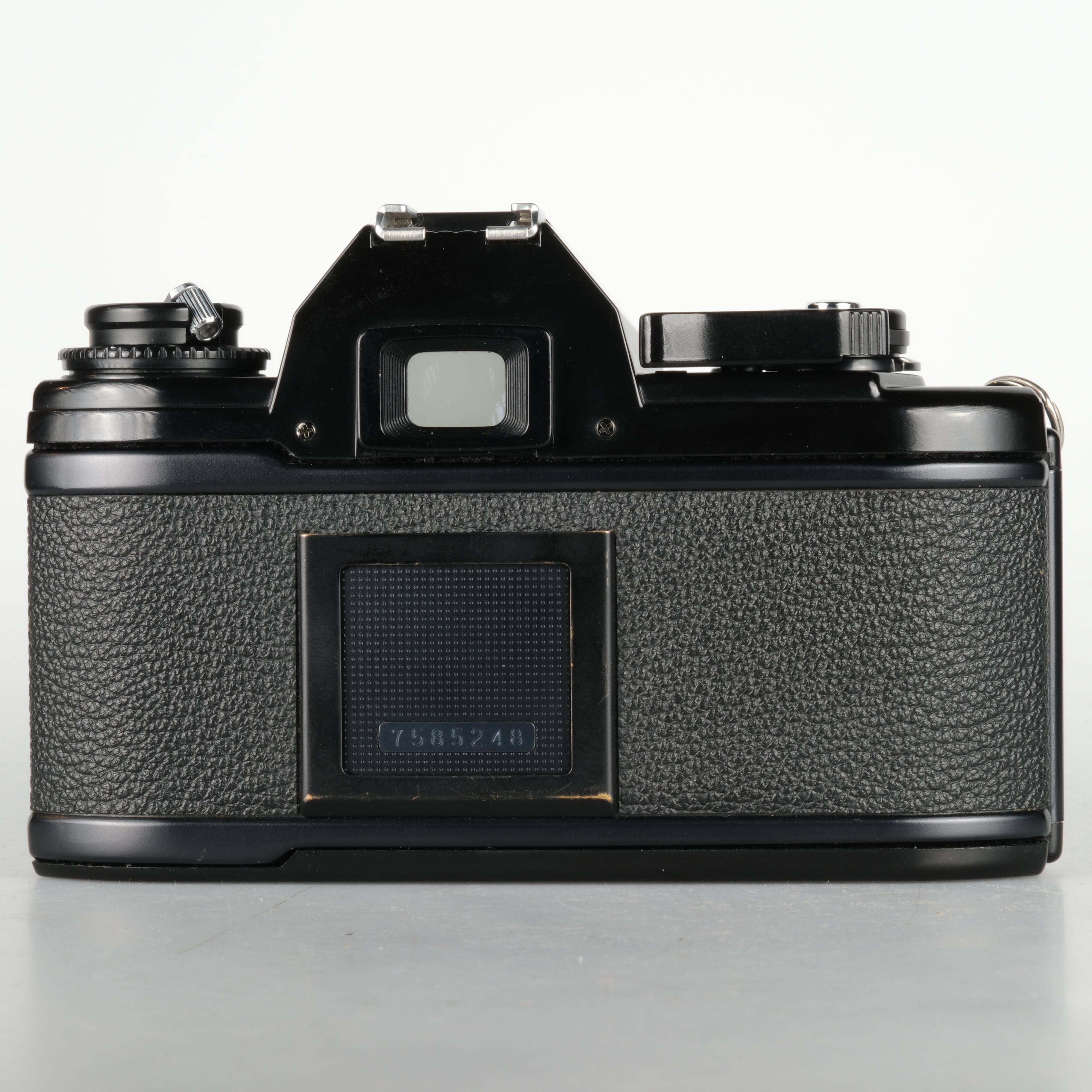 Nikon EM