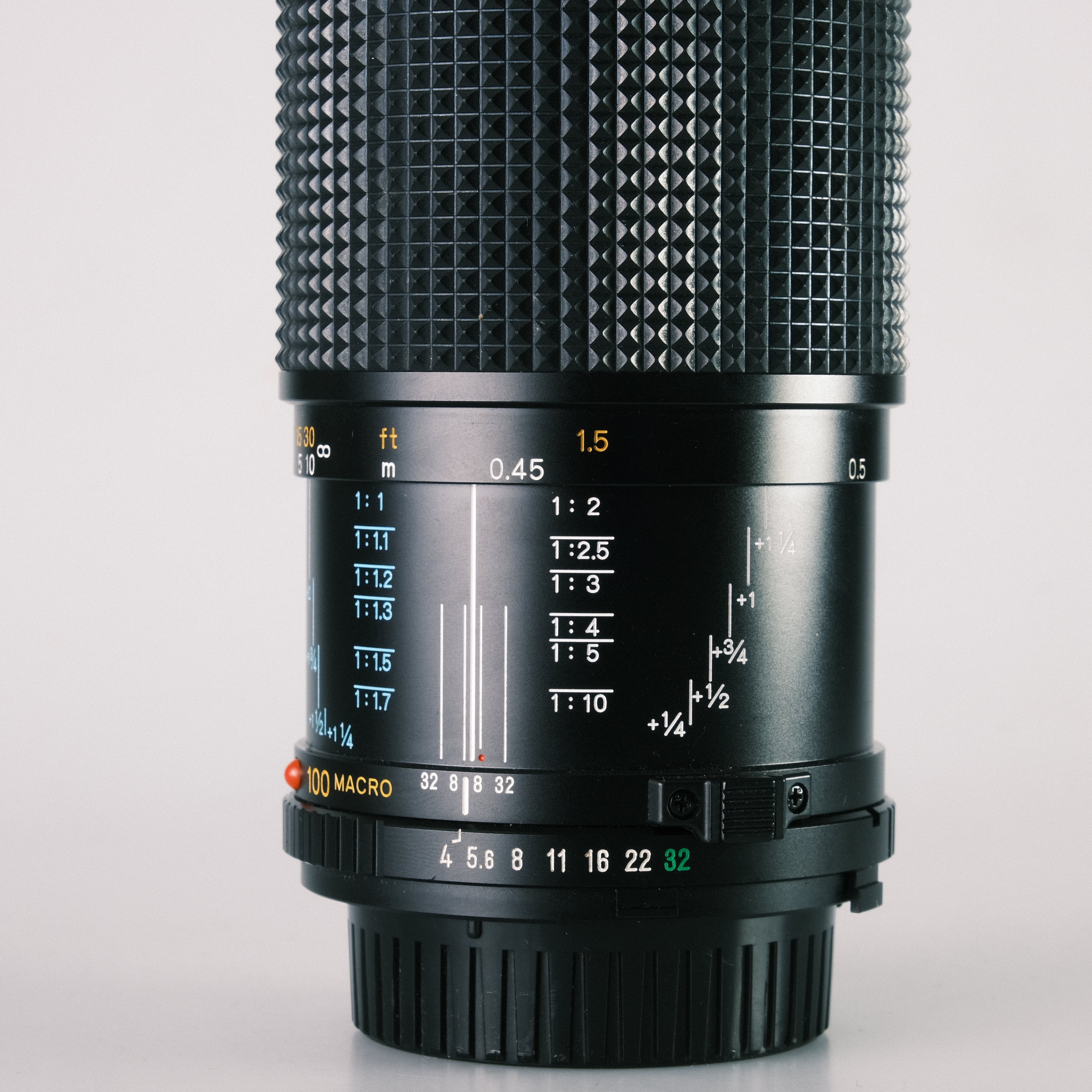 Minolta MD 4/100mm Macro – Click & Surr