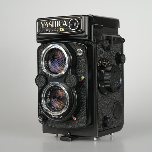 Yashica Mat-124G