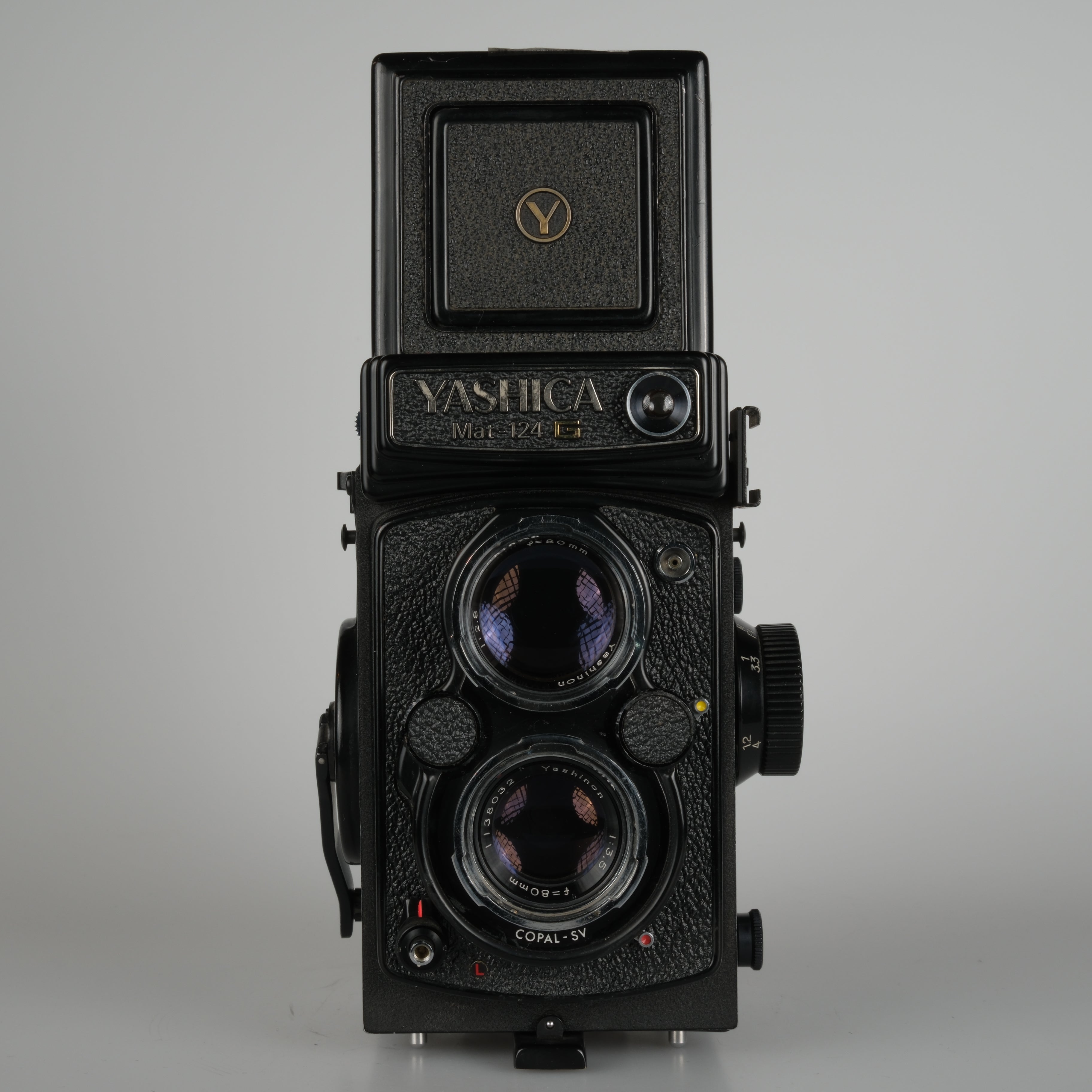 Yashica Mat-124G