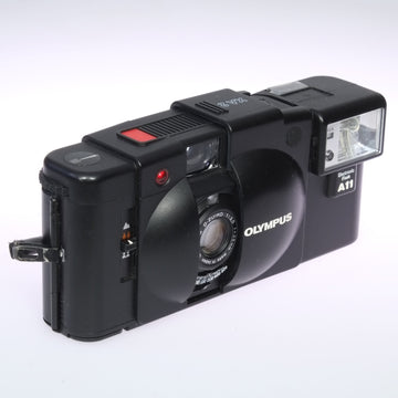 Olympus XA2 mit Blitz A11