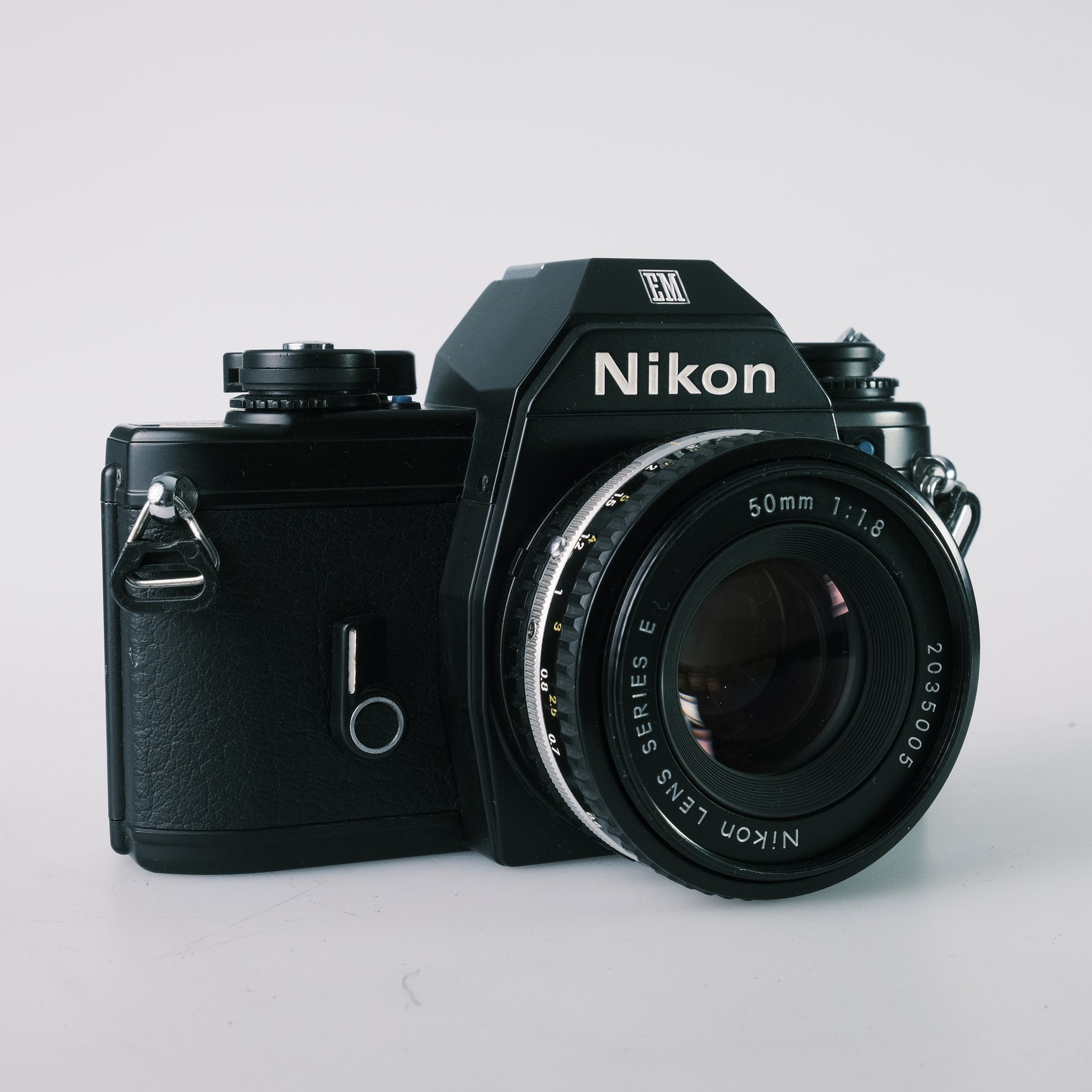 Nikon EM + 1.8/50mm