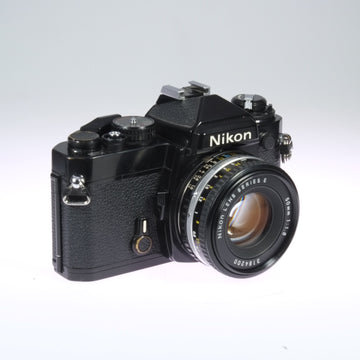 Nikon FE schwarz