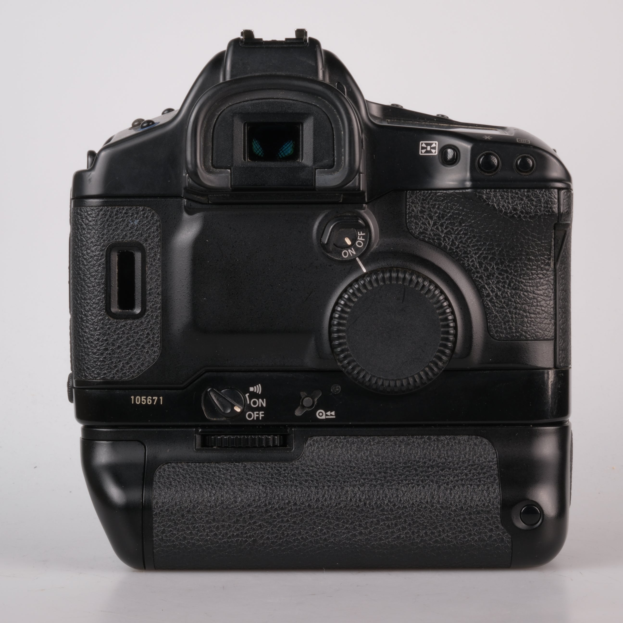 Canon EOS-1V +  PB-E2