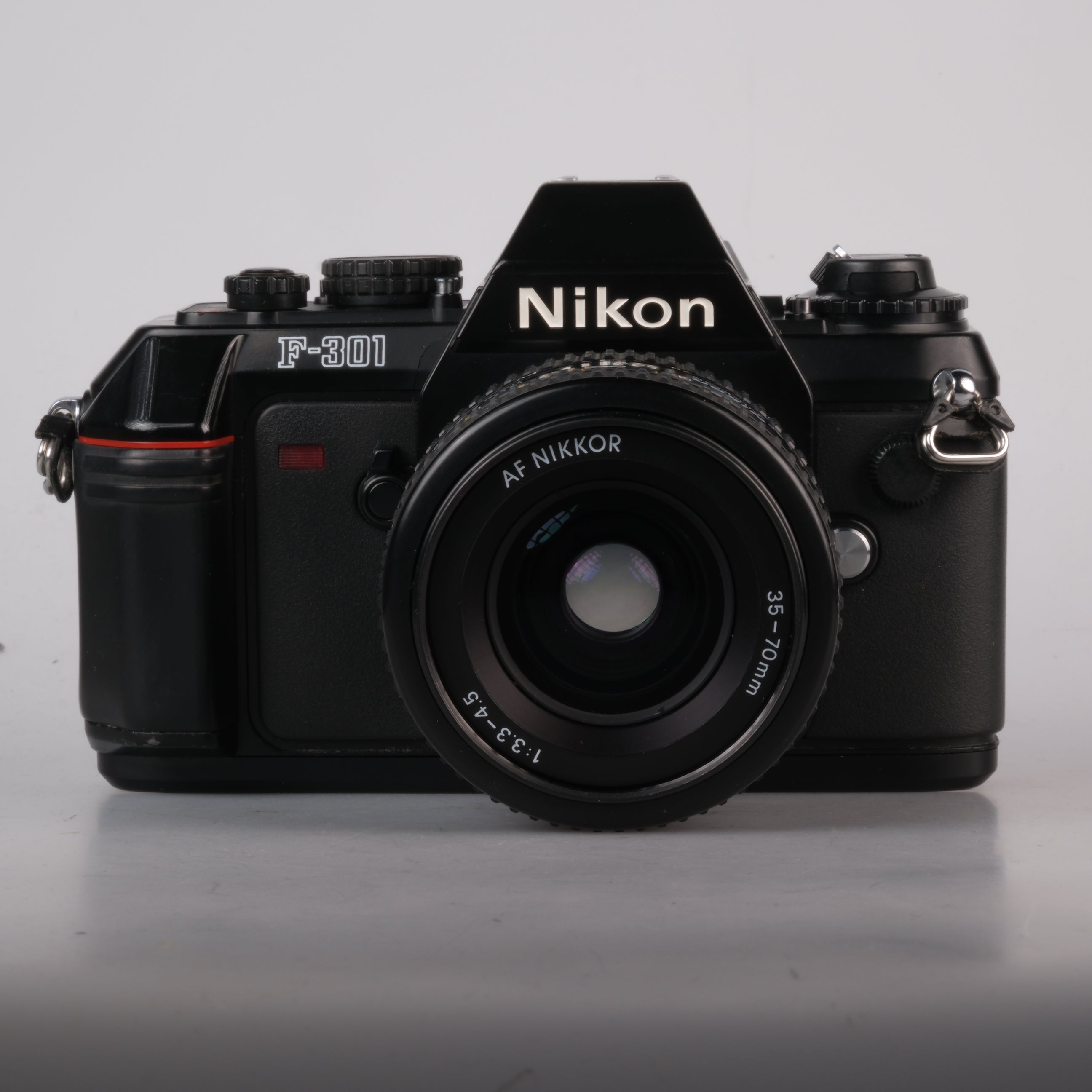 Nikon F-301 + AF Nikkor 3.3-4.5/35-70mm