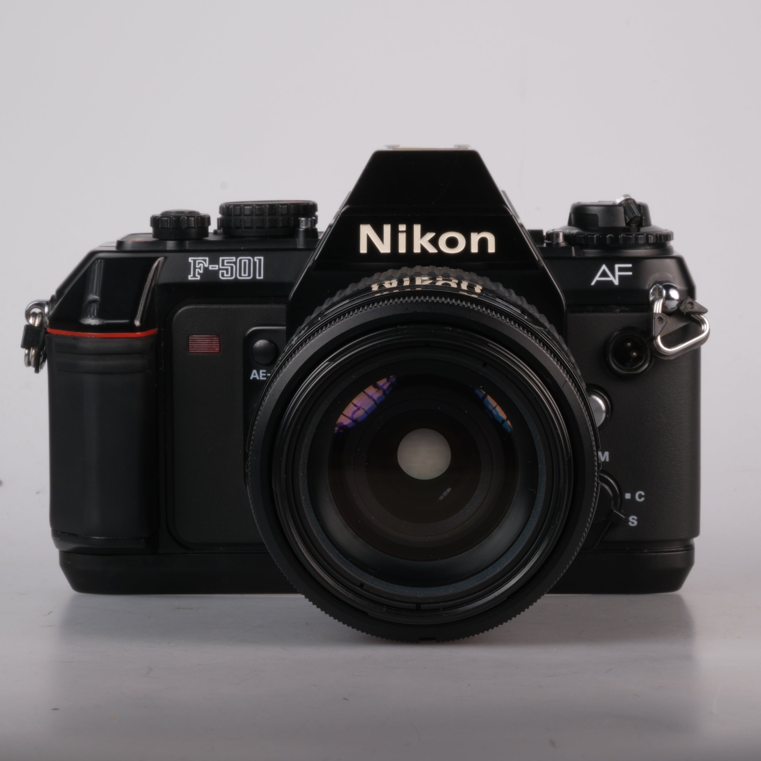 Nikon F-501 AF + AF Nikkor 3.5-4.5/35-105mm