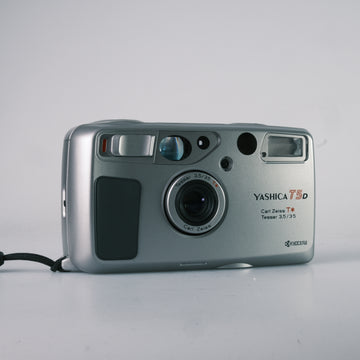 Yashica T5d