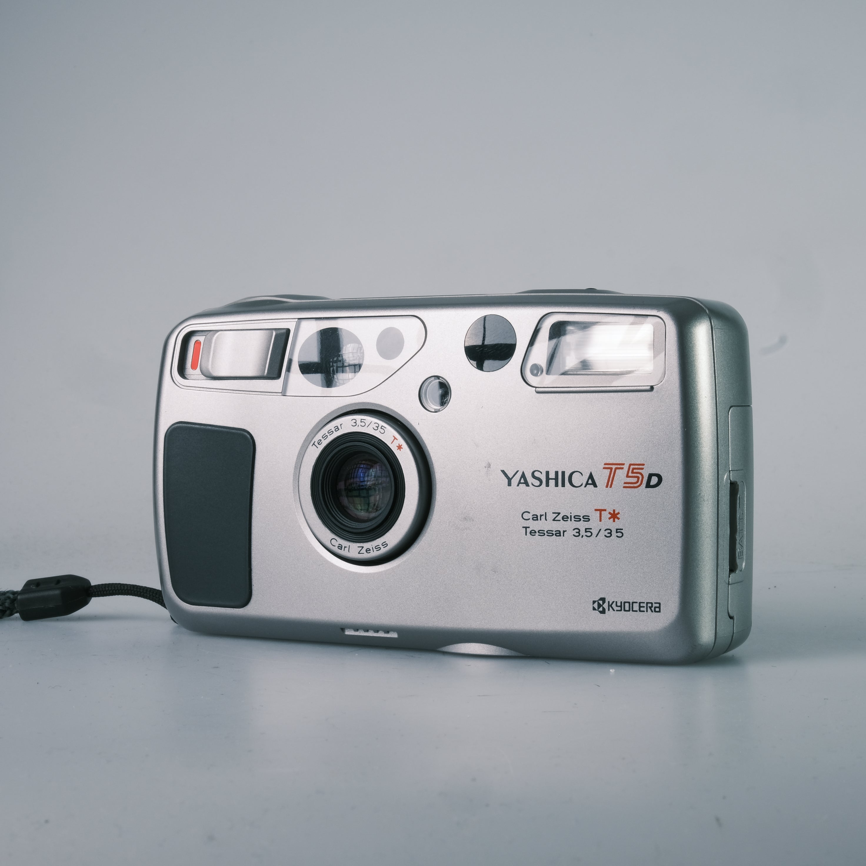 Yashica T5D