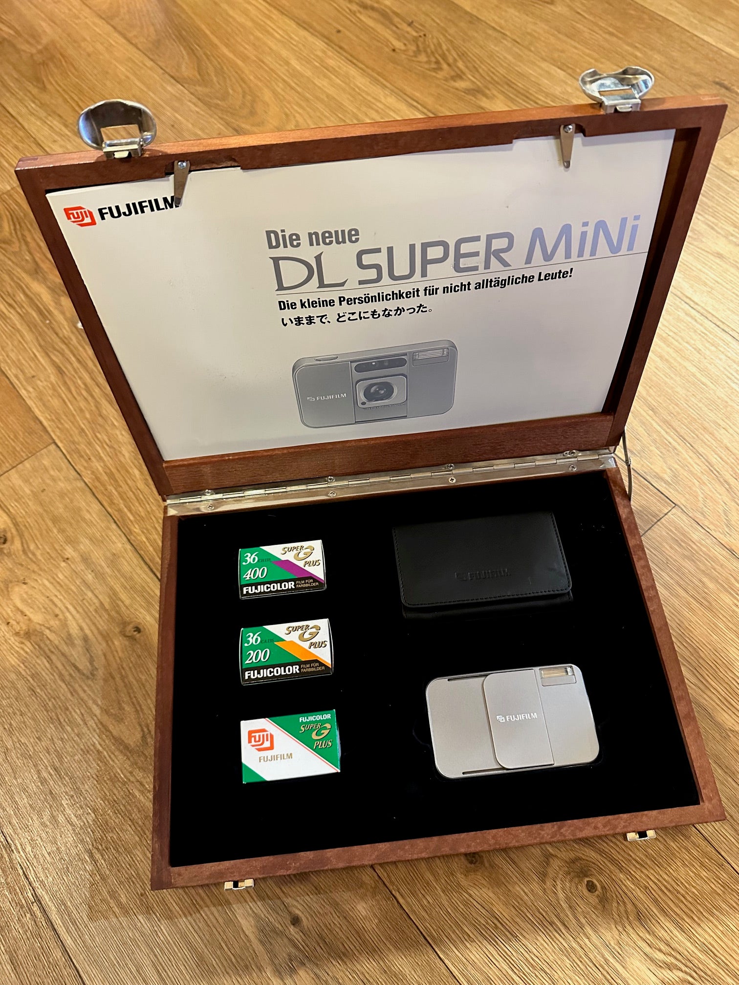 Fujifilm DL Super Mini in a wooden box