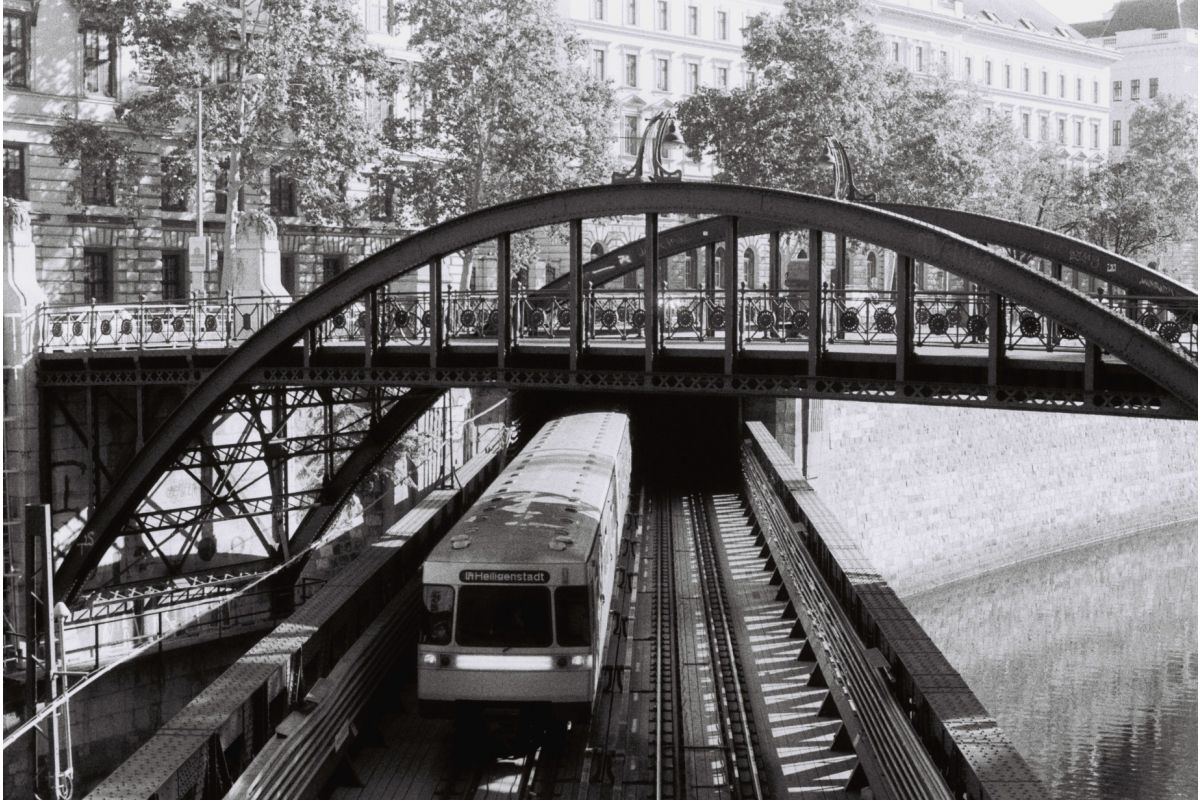 Lomography Berlin Kino B&W 35mm ISO 400